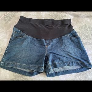 Size 3x Motherhood Maternity shorts